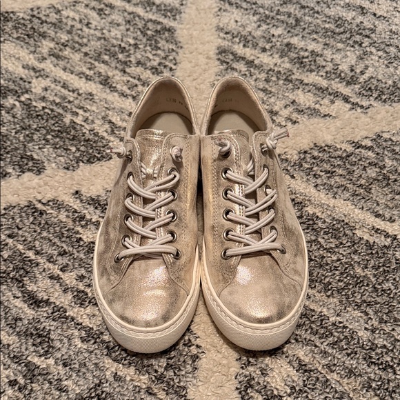 Paul Green Shimmering Silver Women\'s Sneakers